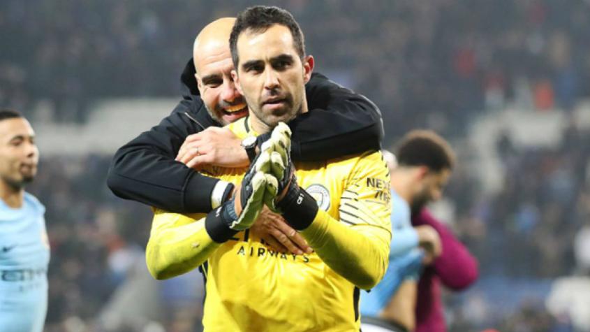 Claudio Bravo y Pep Guardiola. Crédito: Man City.