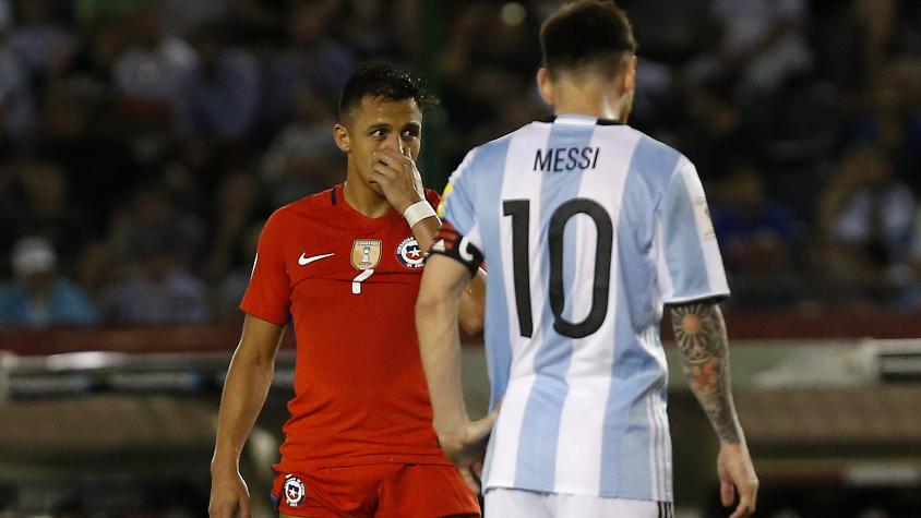 Alexis Sánchez junto a Lionel Messi. Crédito: Photosport.