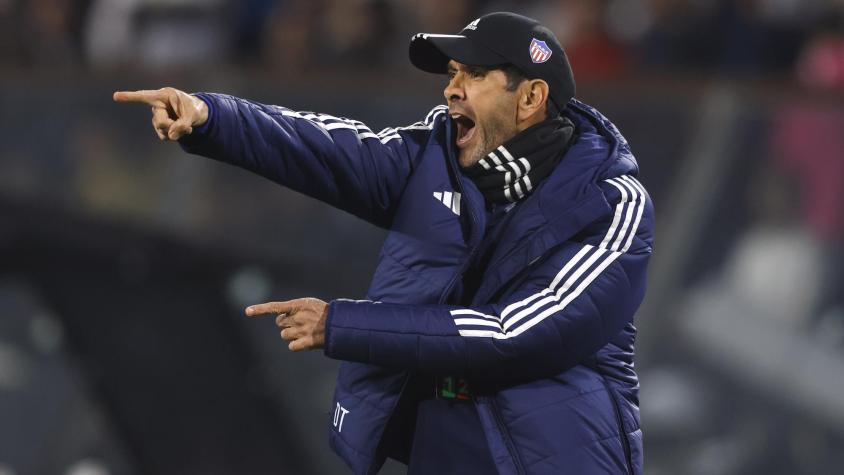 DT de Junior no se da por muerto ante Colo Colo: "Soy un monstruo entrenando"