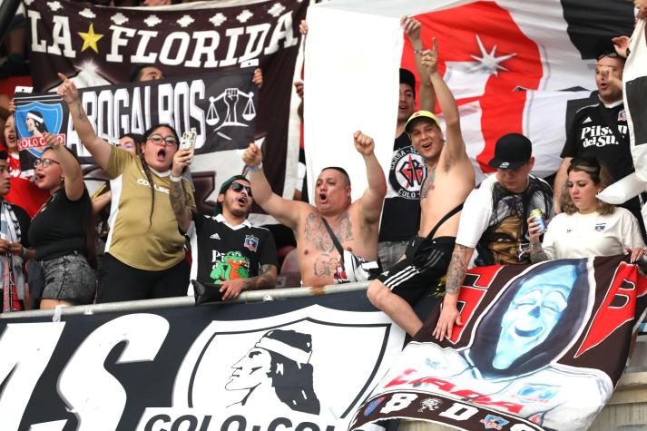 Hinchas de Colo Colo en el Estadio Metropolitano - Créditos: Photosport