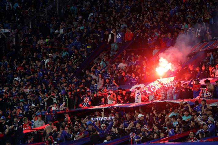 Acusan a hinchas de la U de realizar destrozos en el Memorial del Estadio Nacional
