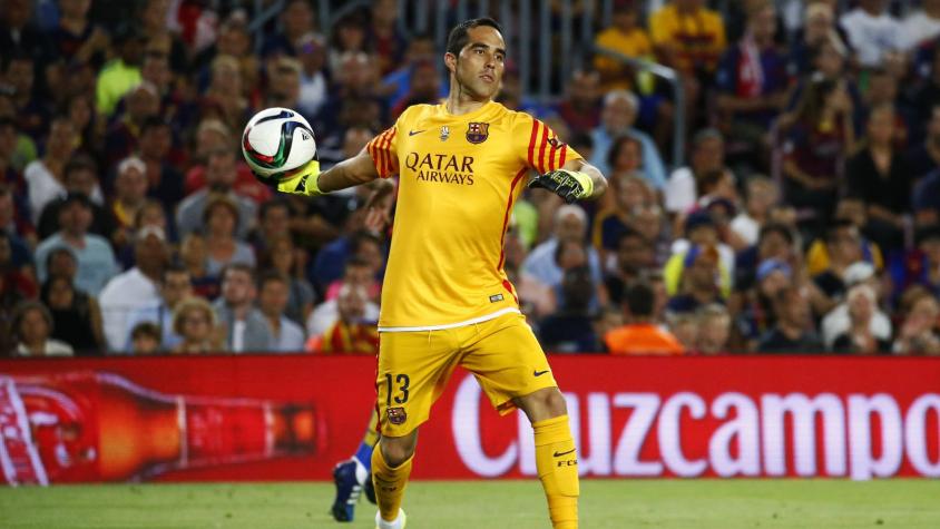 El coqueteo de Claudio Bravo al Barcelona para salir del retiro