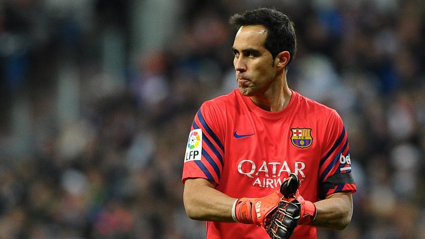 No es Claudio Bravo: El experimentado arquero que suena fuerte para reforzar al Barcelona 