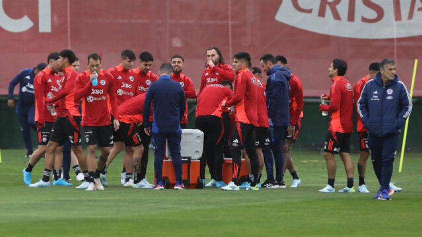 ¡Nueva baja en La Roja! Ben Brereton abandona la cancha en el último entrenamiento de Chile en el país