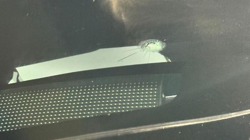 ¡Incidentes en las afueras del Monumental! Bus de River Plate es atacado en su arribo al estadio