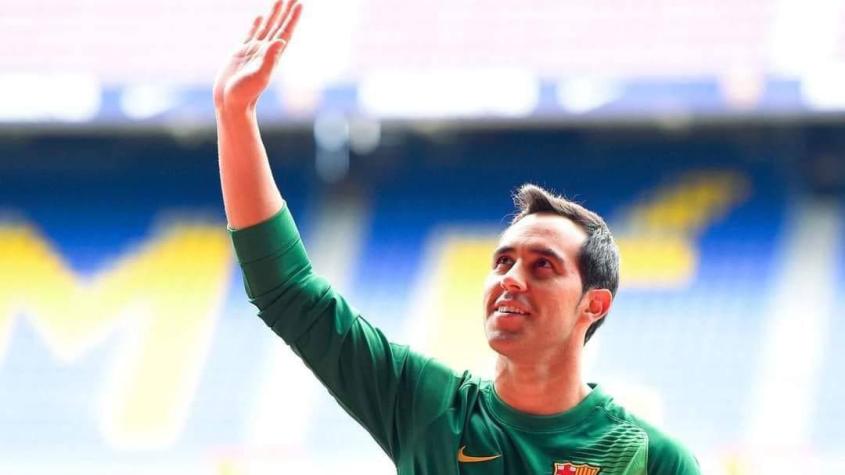 ¿Portazo para Claudio Bravo? Barcelona negocia con arquero que se retiró al día siguiente que el meta chileno