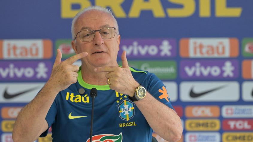 Con dos sorpresas: DT de Brasil ratifica osada formación para visitar a Chile