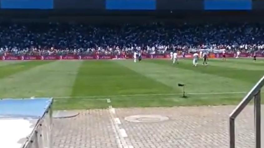 Hinchas de Colo Colo explotan contra periodista que publicó video con "irregularidad" en duelo con Huachipato 