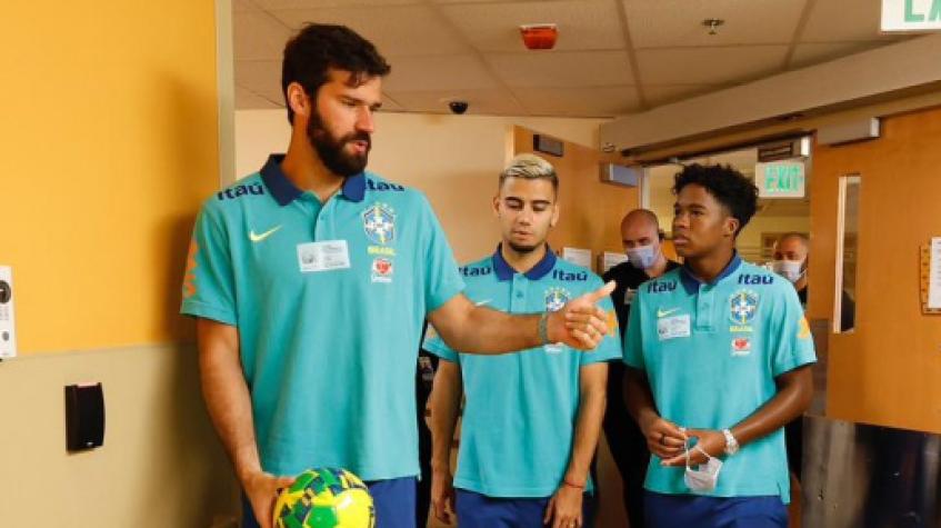 Titular indiscutido de Brasil es baja para el partido contra Chile