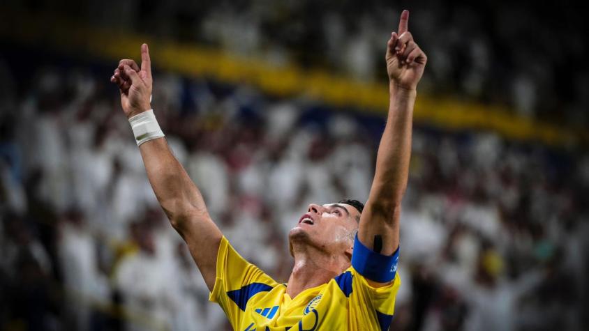 VIDEO | Cristiano Ronaldo sorprende en su canal con homenaje a Esteban Paredes