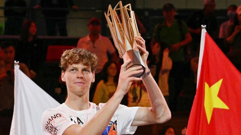 ¡Nuevo monarca en Shanghái! Jannik Sinner aplastó en la final a Novak Djokovic
