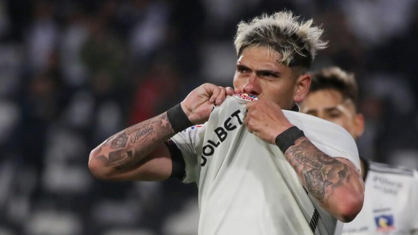 Denuncian vacío legal en prohibición sobre Carlos Palacios de jugar por Colo Colo