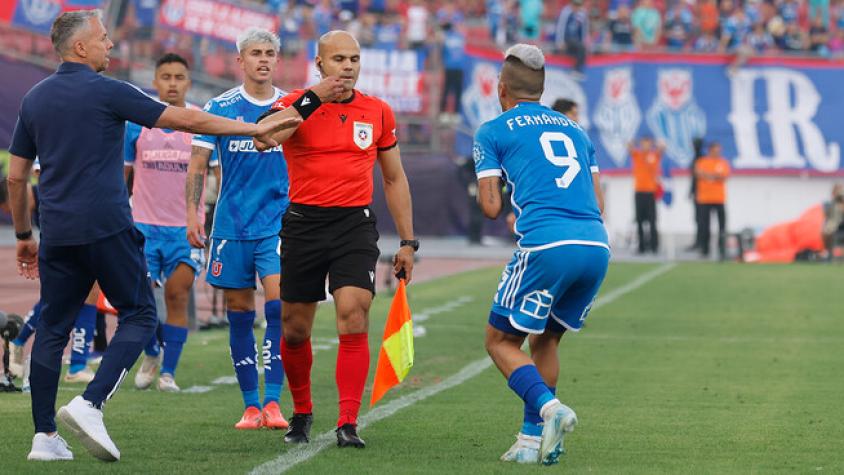 Hinchas de U de Chile acusan de "robo" decisión que le dio el título a Colo Colo
