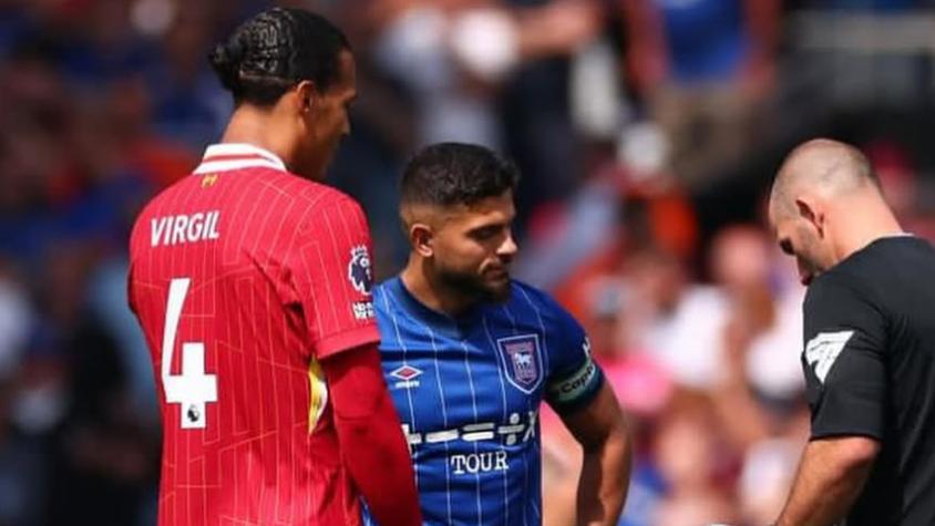 ¡El único! Capitán de Ipswich Town se niega a usar la jineta arcoíris de la Premier