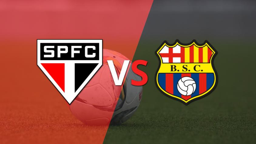 Comienza el juego entre São Paulo y Barcelona en el estadio el Morumbí