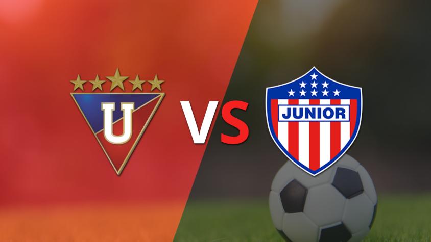 Termina el primer tiempo con una victoria para Junior vs Liga de Quito por 1-0