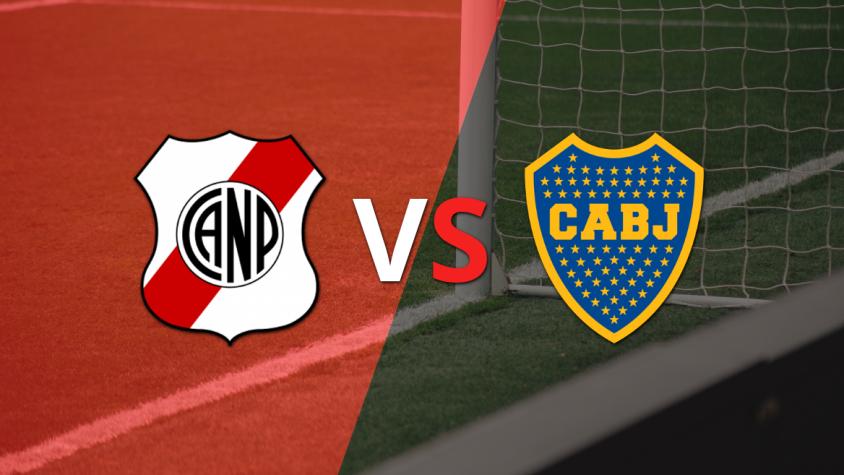 Se juega el segundo tiempo del empate en 0 entre Nacional Potosí y Boca Juniors