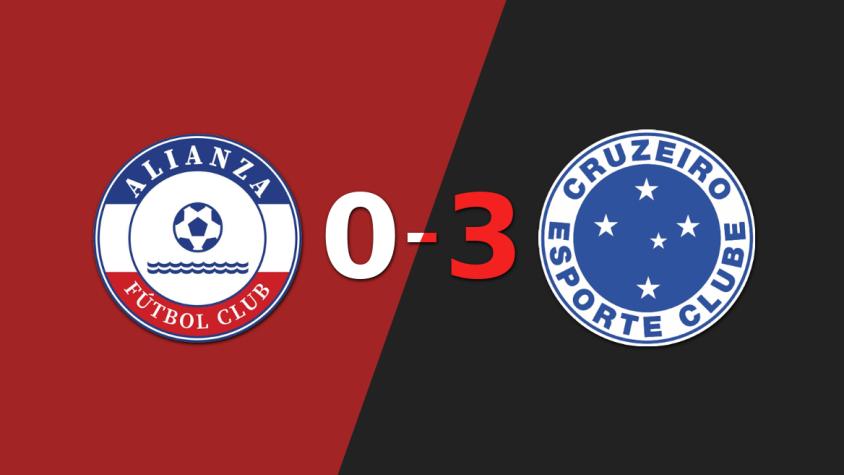 Cruzeiro se da un festín y devora a Alianza FC por 3 a 0