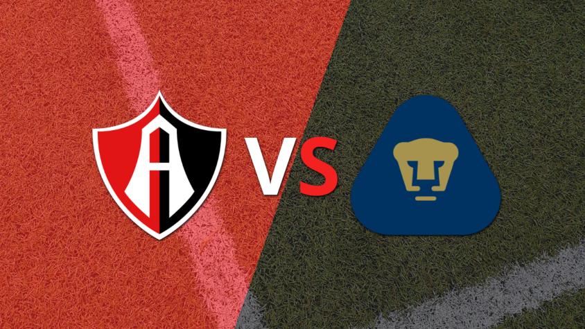El segundo tiempo comienza sin goles entre Atlas y Pumas UNAM