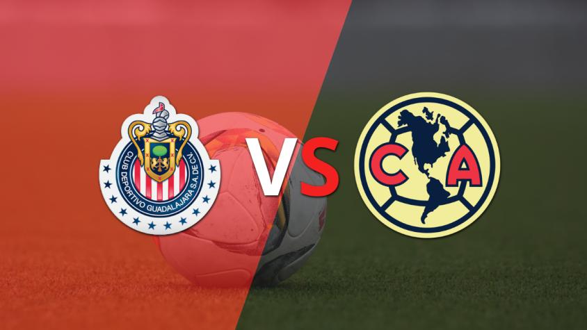 Empate a 0 en el comienzo del segundo tiempo entre Chivas y Club América