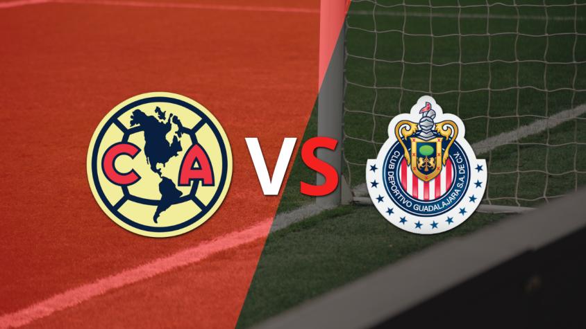 Comienza el partido entre Club América y Chivas en el estadio Azteca