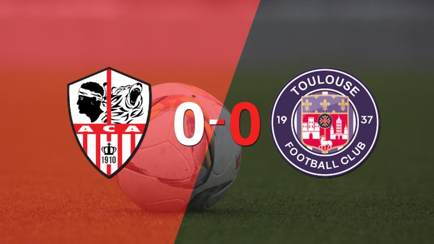 Cero a cero terminó el partido entre Ajaccio AC y Toulouse