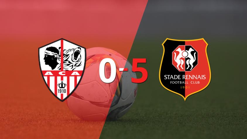 Stade Rennes goleó 5-0 a Ajaccio AC con triplete de Amine Gouiri