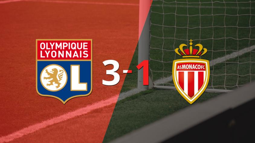 Con muchos goles, Olympique Lyon derrotó 3-1 a Mónaco