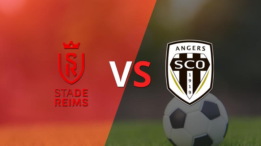 Stade de Reims le está ganando a Angers en el estadio Auguste Delaune