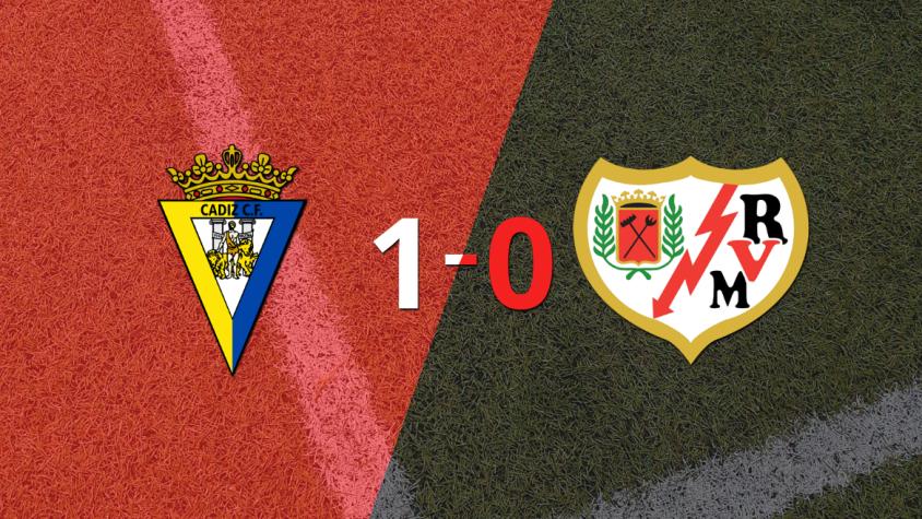 Cádiz derrotó en casa 1-0 a Rayo Vallecano