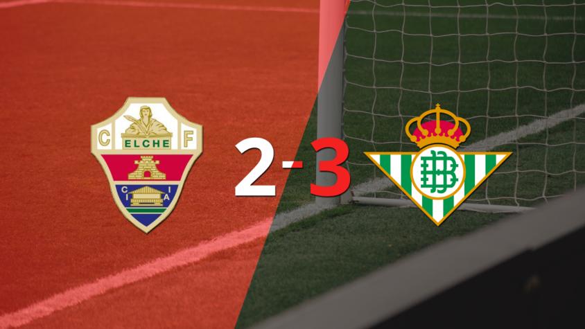 Betis venció con lo justo a Elche en su casa