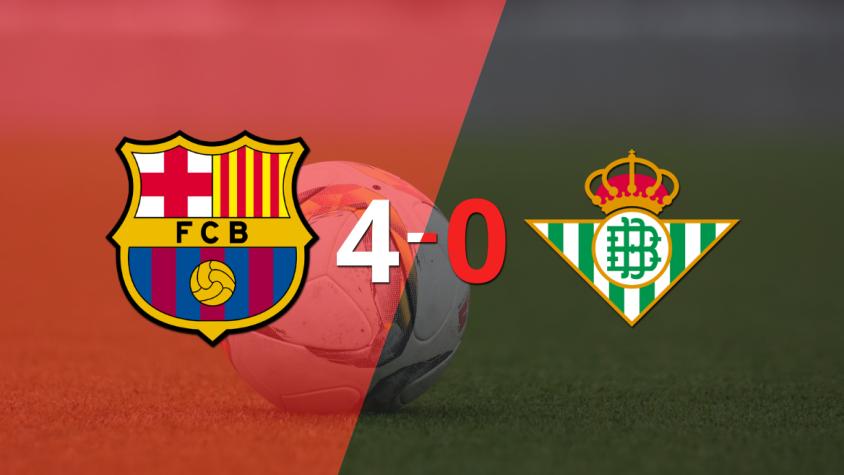 Betis fue superado fácilmente y cayó 4-0 contra Barcelona