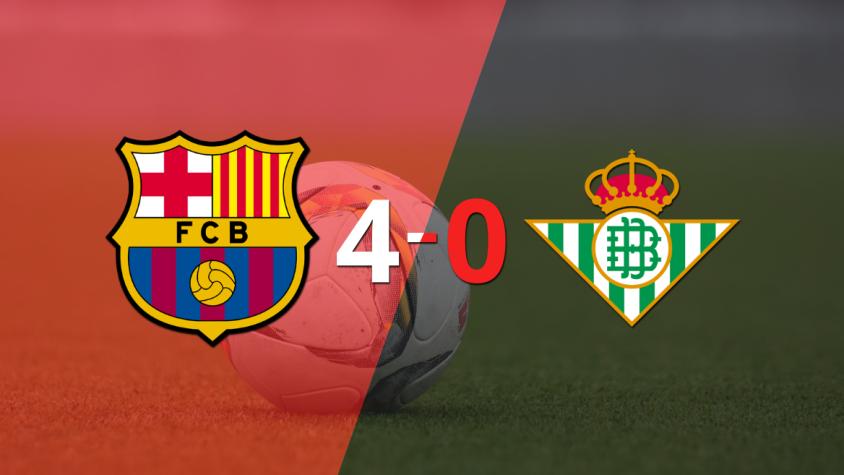 Betis fue superado fácilmente y cayó 4-0 contra Barcelona Betis fue superado fácilmente y cayó 4-0 contra Barcelona