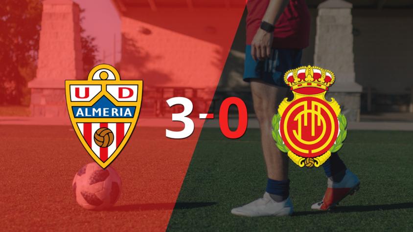 Lázaro marcó un hat-trick en la goleada 3-0 de Almería frente a Mallorca