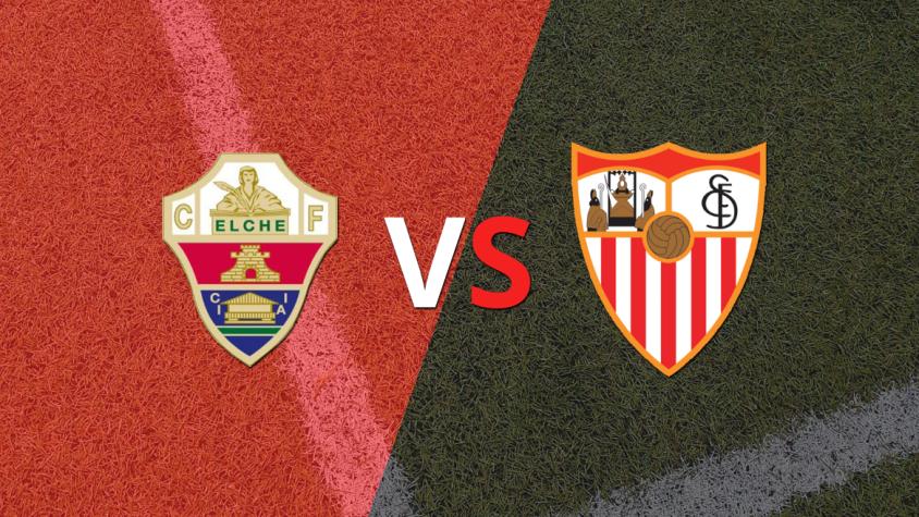 Se juega el segundo tiempo buscando el desempate entre Elche y Sevilla