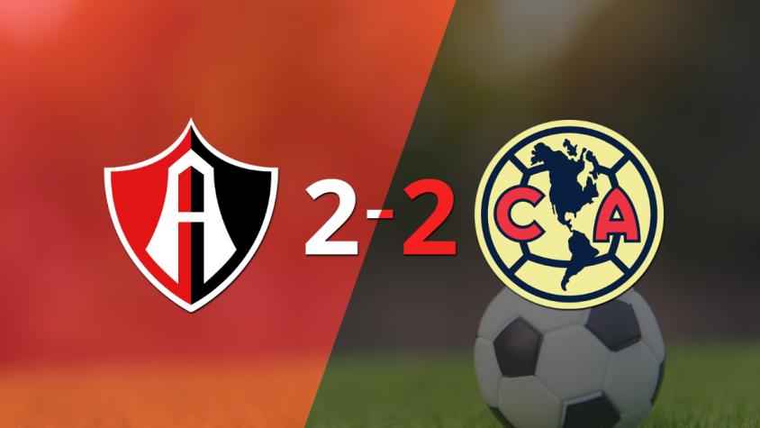 Con dos goles de Brian Lozano, Atlas igualó ante Club América