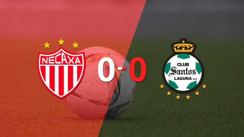Necaxa y Santos Laguna igualaron sin goles en el marcador