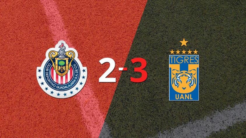 Tigres derrotó 3-2  a Chivas en un partidazo