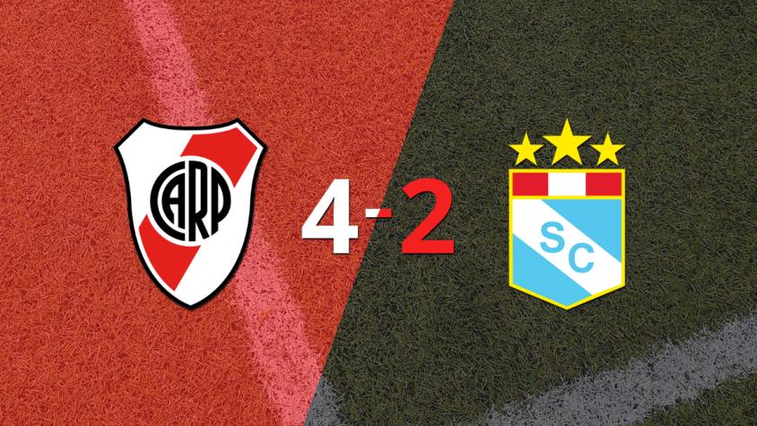 River Plate superó a Sporting Cristal con dos tantos de Esequiel Barco River Plate superó a Sporting Cristal con dos tantos de Esequiel Barco