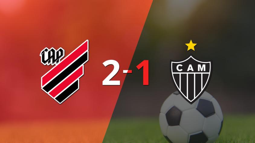 Atlético Mineiro cayó 2-1 en su visita a Athletico Paranaense