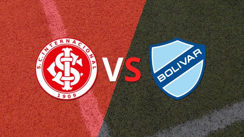 Internacional anota y pasa a superar por 2-0 a Bolívar