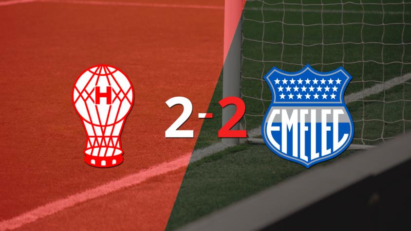 Vibrante 2-2 entre Huracán y Emelec