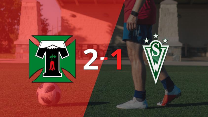Deportes Temuco sacó los 3 puntos en casa al vencer 2-1 a Santiago Wanderers