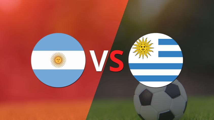 Argentina llega invicto y quiere ser líder ante Uruguay