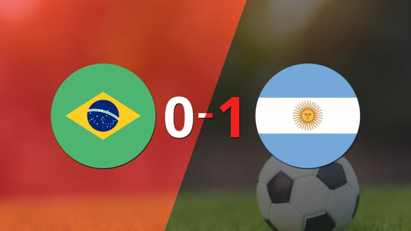 Brasil cayó en casa frente a Argentina 1-0