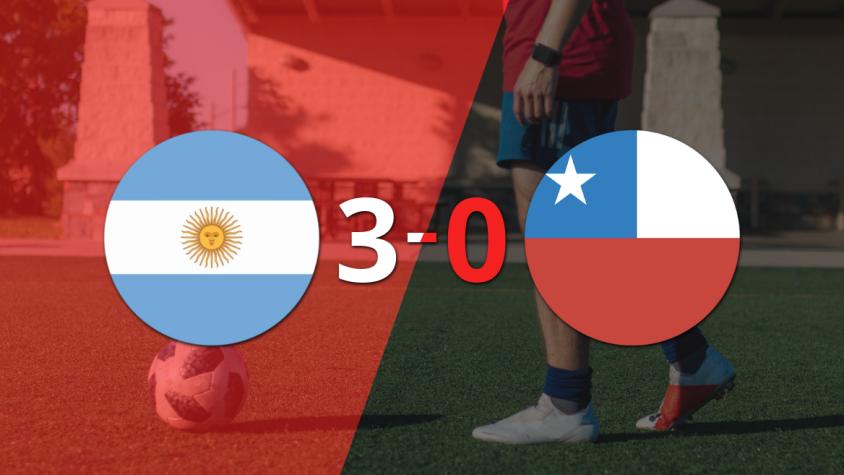 Argentina golea 3-0 a Chile