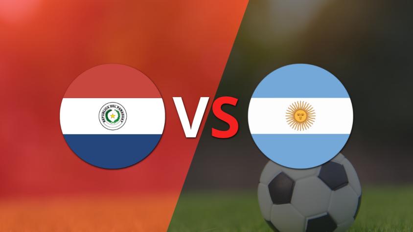 Argentina enfrenta a Paraguay buscando seguir en la cima de la tabla