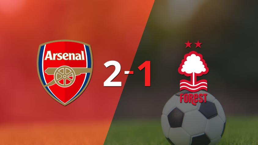 Con la mínima diferencia, Arsenal venció a Nottingham Forest por 2 a 1
