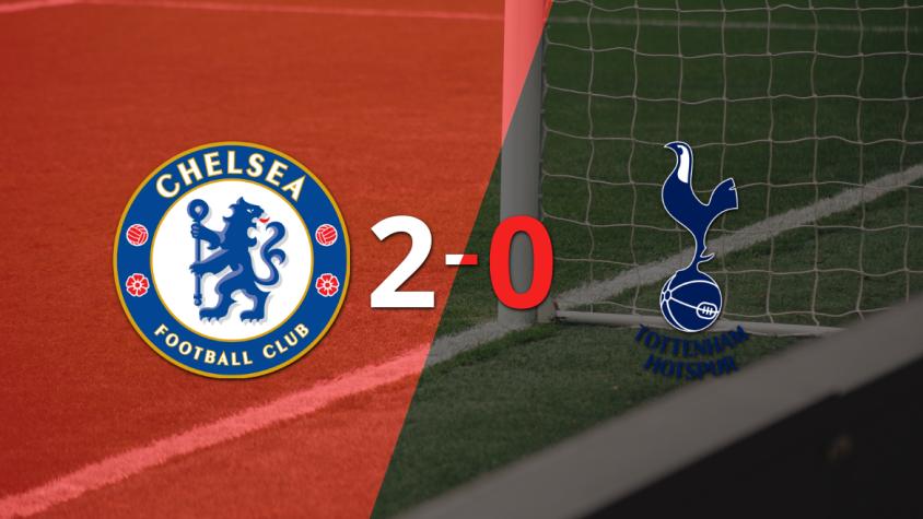 Chelsea le ganó como anfitrión a Tottenham por 2-0 