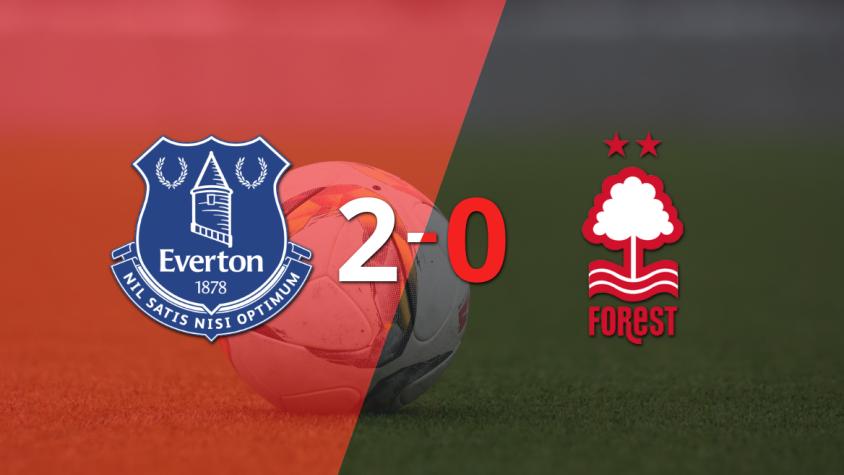Everton le ganó con claridad a Nottingham Forest por 2 a 0